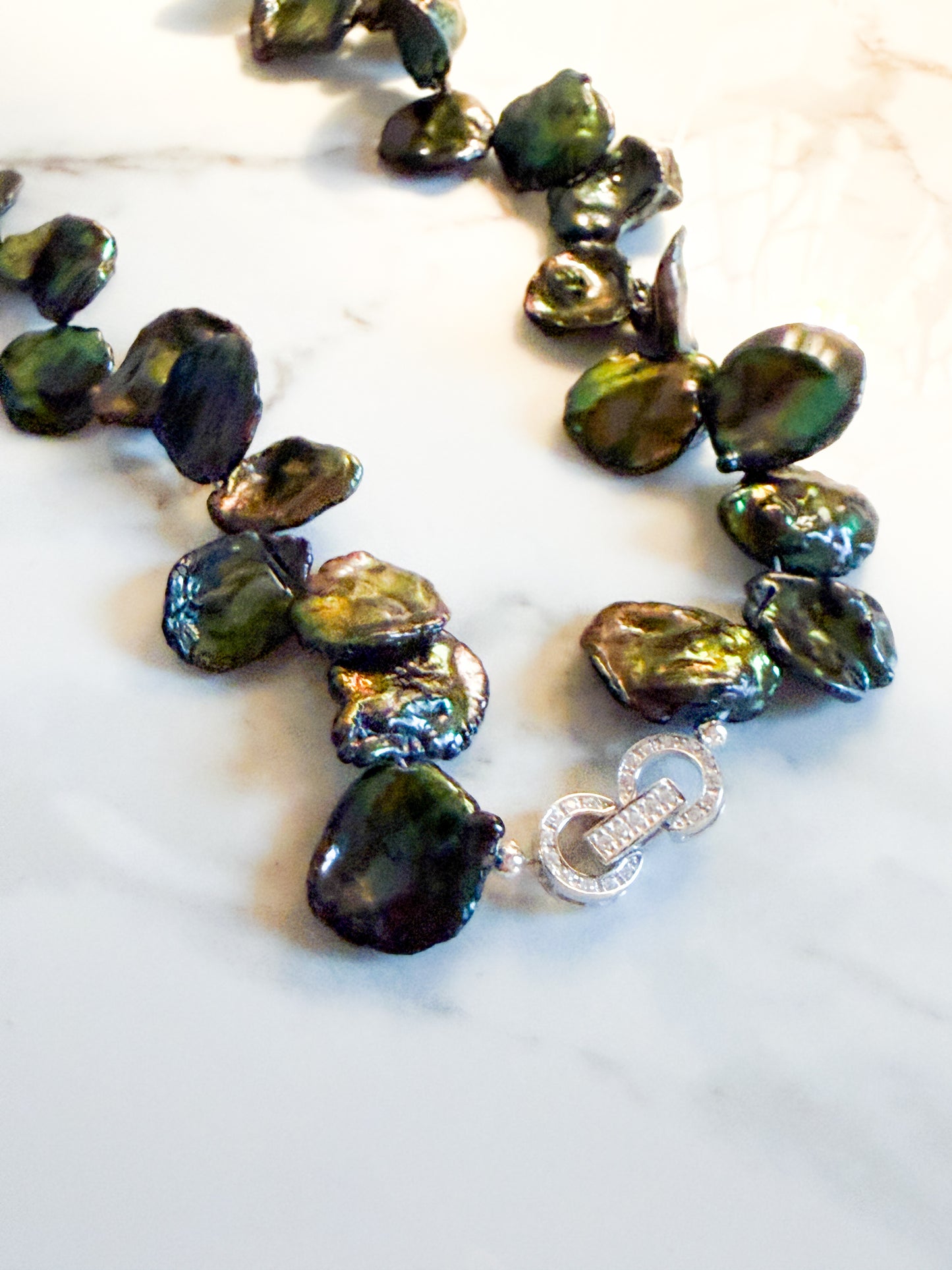 Gold and green freshwater pearl paddle choker