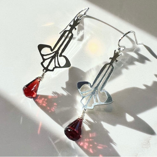 Hand-cut Art nouveau Sterling & Garnet earrings