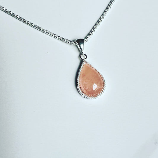 Pink / peach Morganite pendant